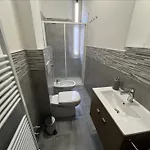 Storchi - Near Downtown Апартаменти