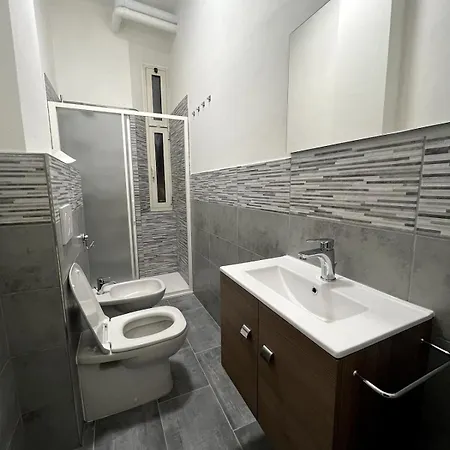 Storchi - Near Downtown 公寓 *